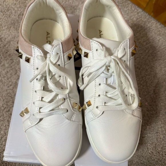 ALDO Prigolia sneaker size 7.5 in good condition - Picture 2 of 8